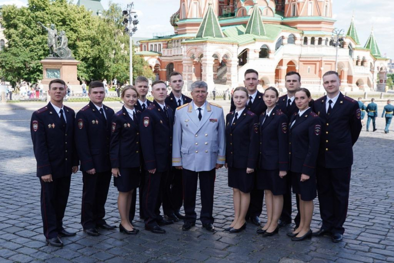 Выпускники вузов МВД России приняли участие в торжественном приеме в Кремле